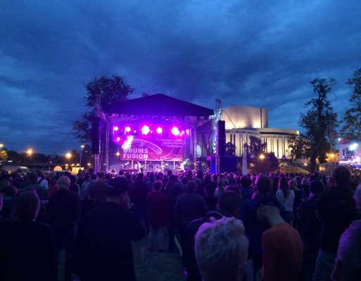 Koncert plenerowy na dużej scenie zorganizowany w ramach festiwalu.