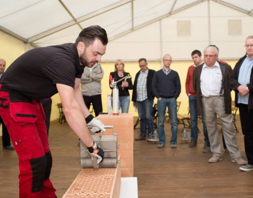 Prezentacja materiałów budowlanych na tragach zorganizowanych przez Event Projekt.